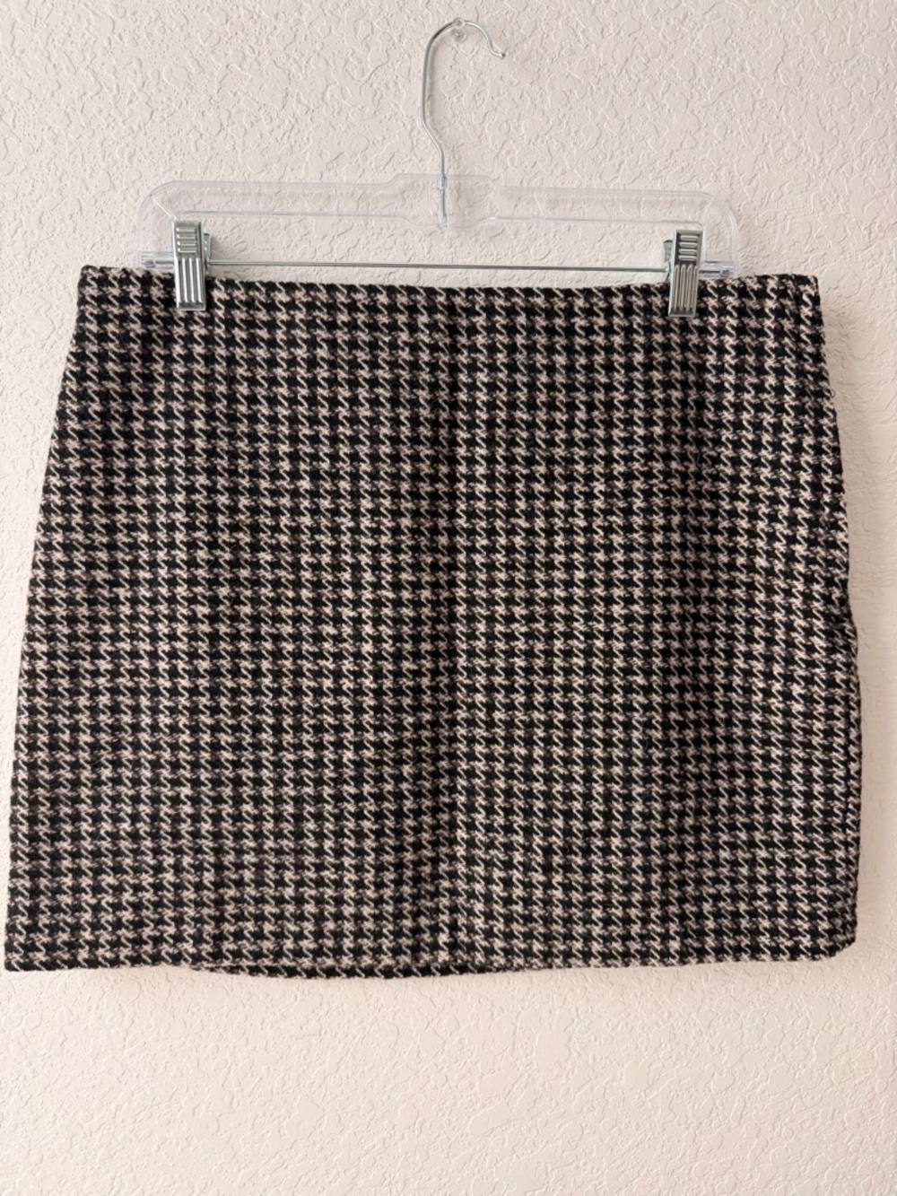 H&M Black Cream Houndstooth Mini Skirt | High Waist Preppy Chic Skirt